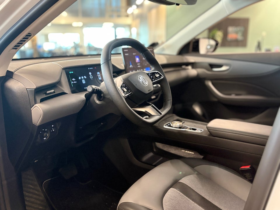 MG MGS5 64 Luxury 5d