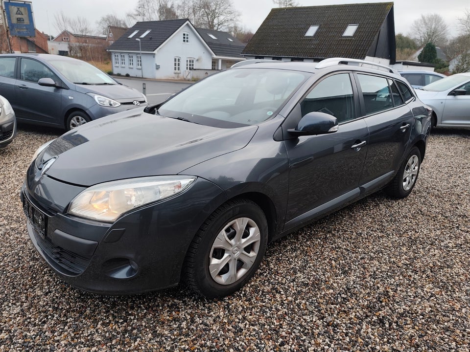 Renault Megane III 1,6 110 Expression 5d