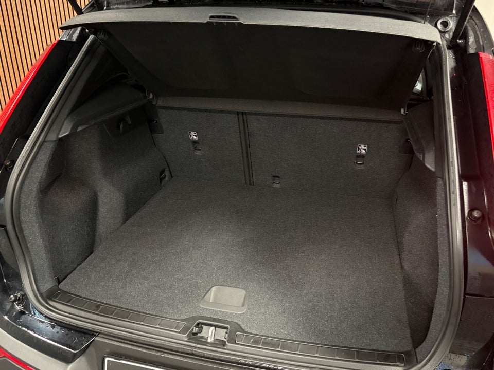 Volvo XC40 2,0 T4 190 Momentum aut. 5d