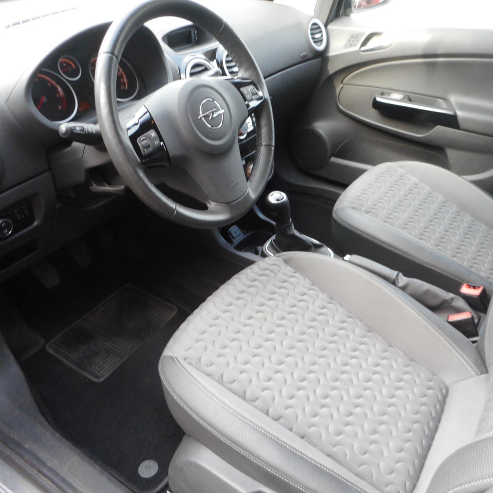 Opel Corsa 1,3 CDTi 95 Cosmo 5d