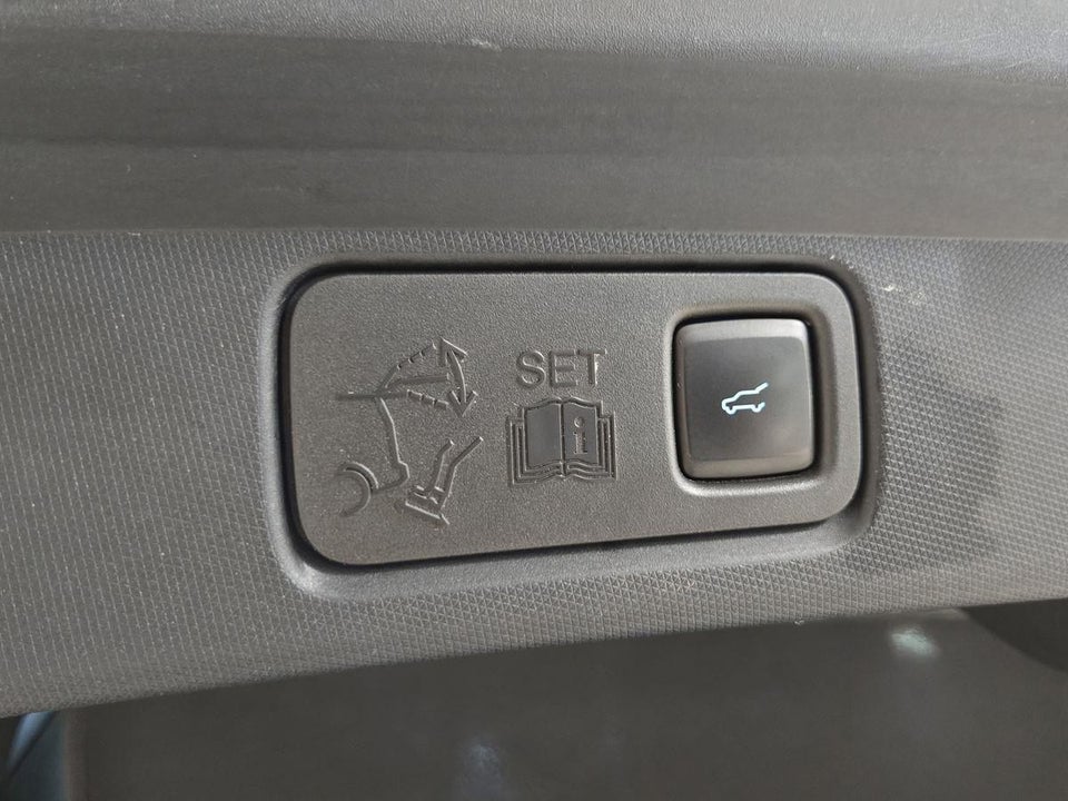 Ford Mustang Mach-E 70 Premium Standard Range Van 5d