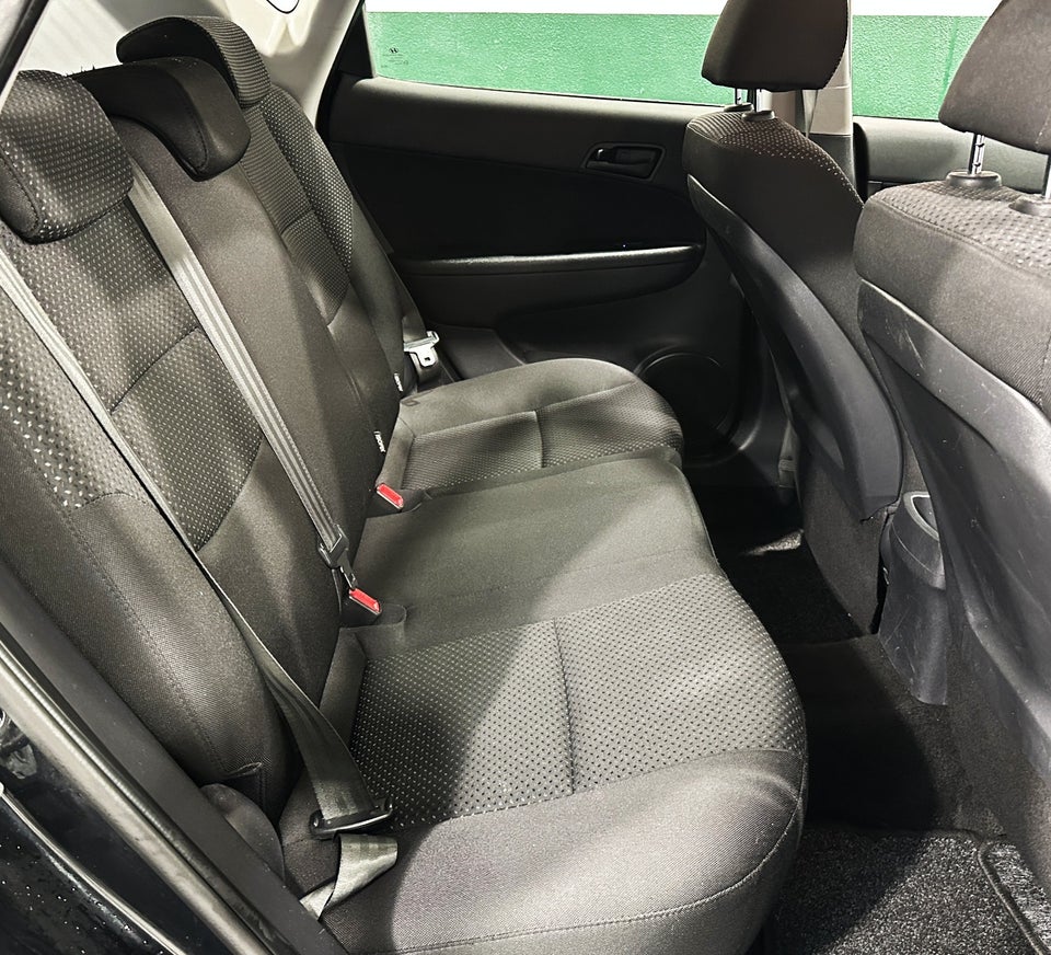 Hyundai i30 1,6 CRDi 90 Classic Eco 5d