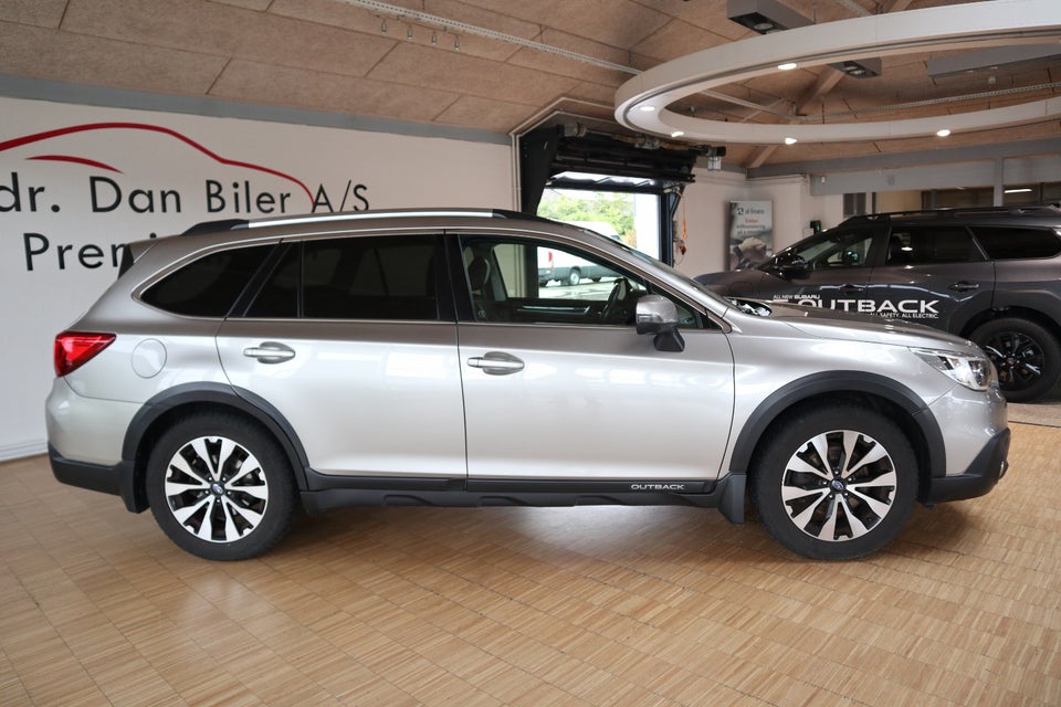 Subaru Outback 2,5 Summit CVT 5d