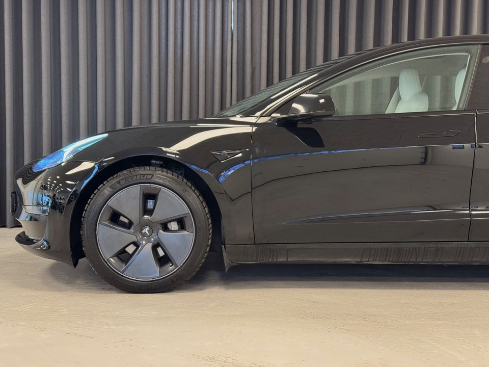 Tesla Model 3 Long Range AWD 4d