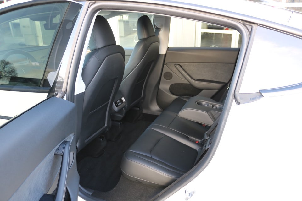 Tesla Model Y Long Range AWD 5d