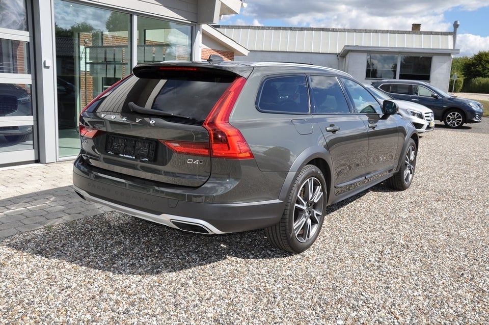 Volvo V90 CC 2,0 D4 190 Pro aut. AWD 5d