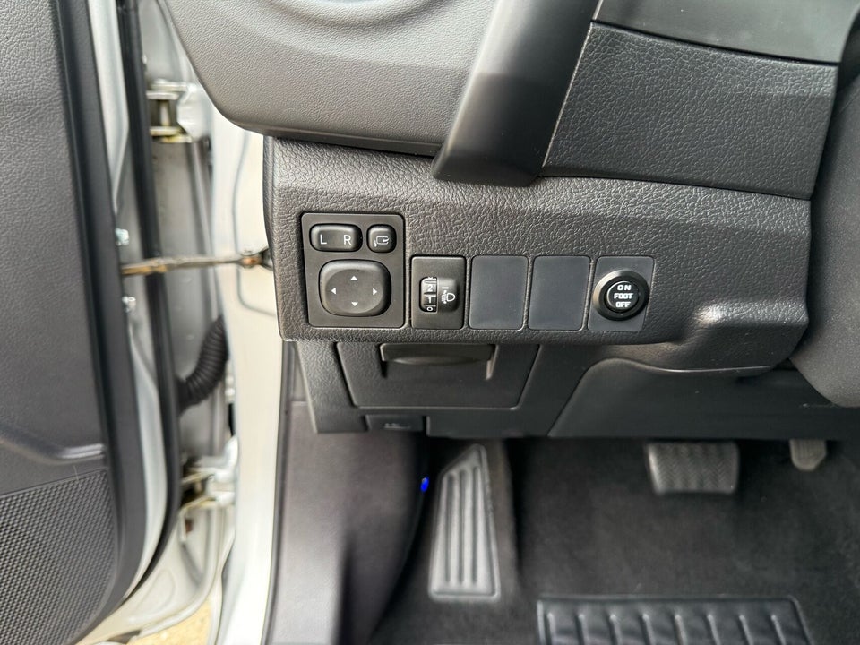 Toyota Auris 1,8 Hybrid H2 Comfort CVT 5d