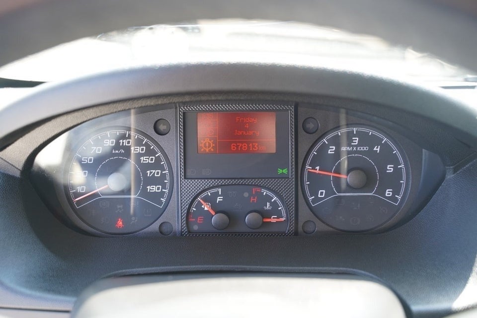 Peugeot Boxer 335 2,2 BlueHDi 140 L3H2 Premium