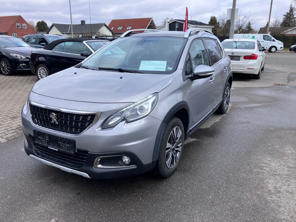 Peugeot 2008 1,2 e-THP 110 Selection Sky 5d