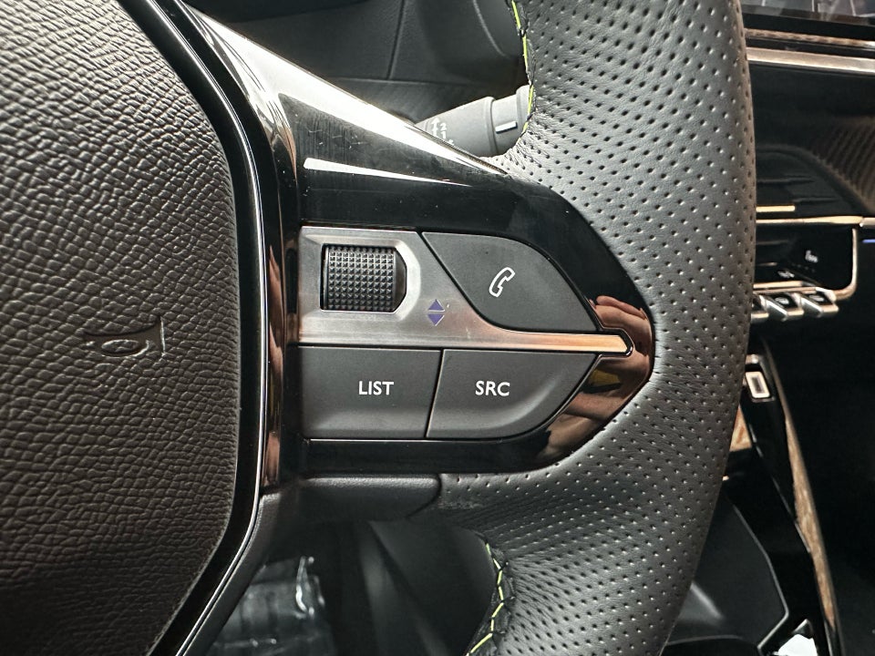 Peugeot e-2008 54 GT 5d