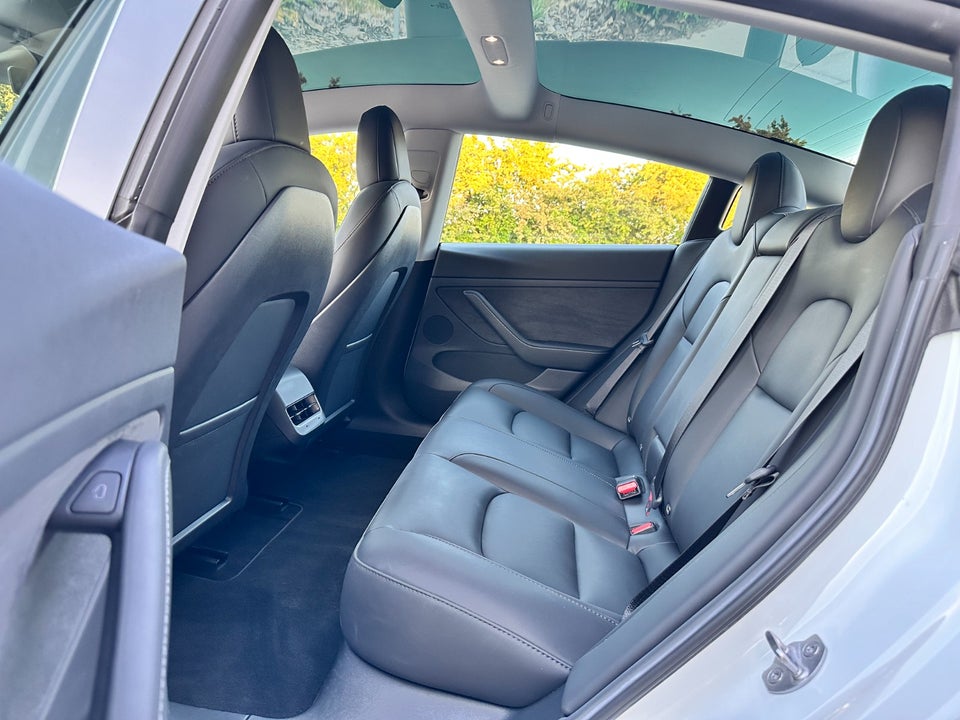 Tesla Model 3 Long Range AWD 4d