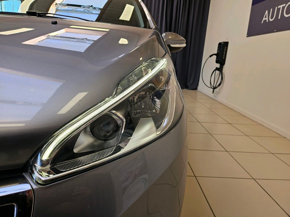Peugeot 208 1,5 BlueHDi 100 Prestige Sky 5d