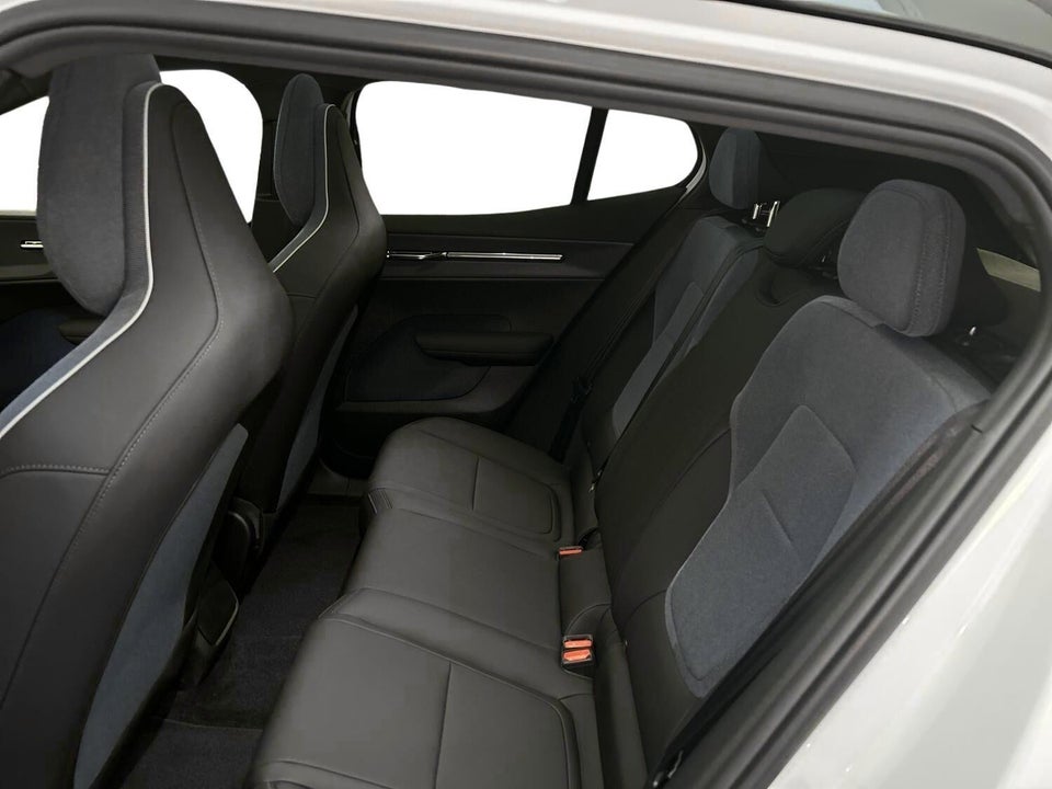 Volvo EX30 Extended Range Ultra 5d