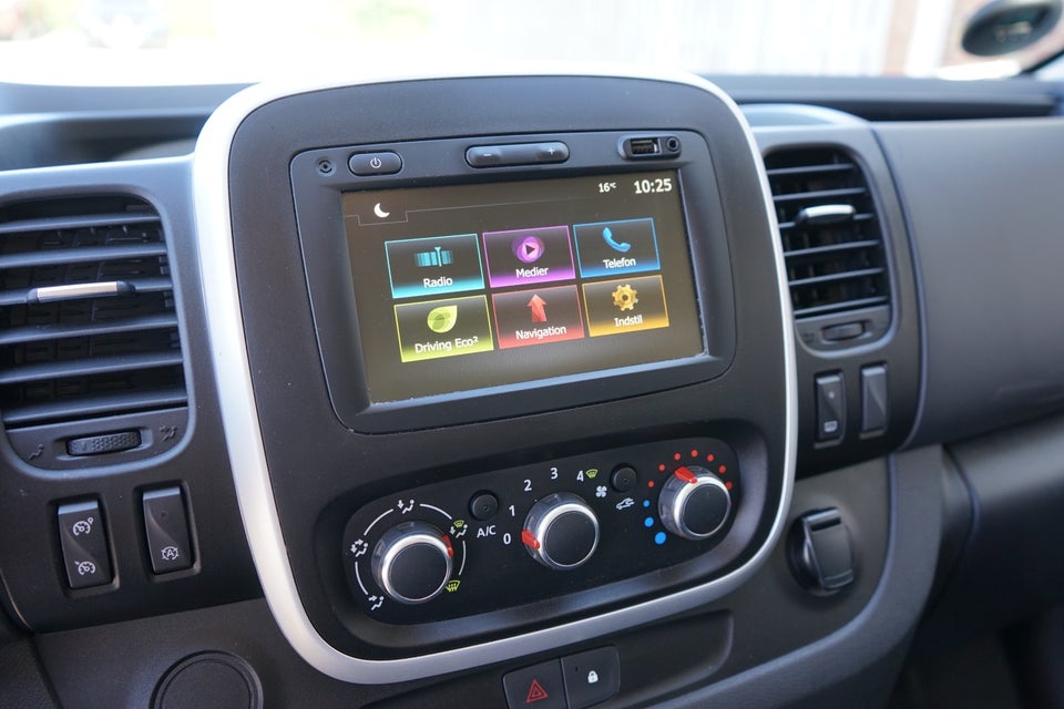 Renault Trafic T29 2,0 dCi 120 L2H1