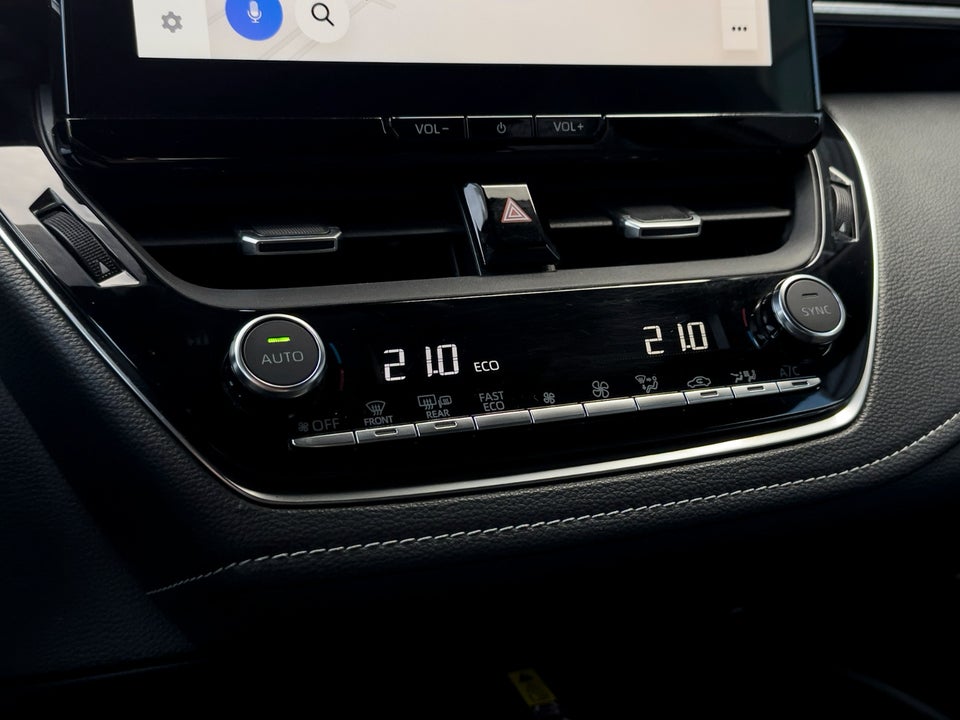 Toyota Corolla 1,8 Hybrid Style Touring Sports e-CVT 5d