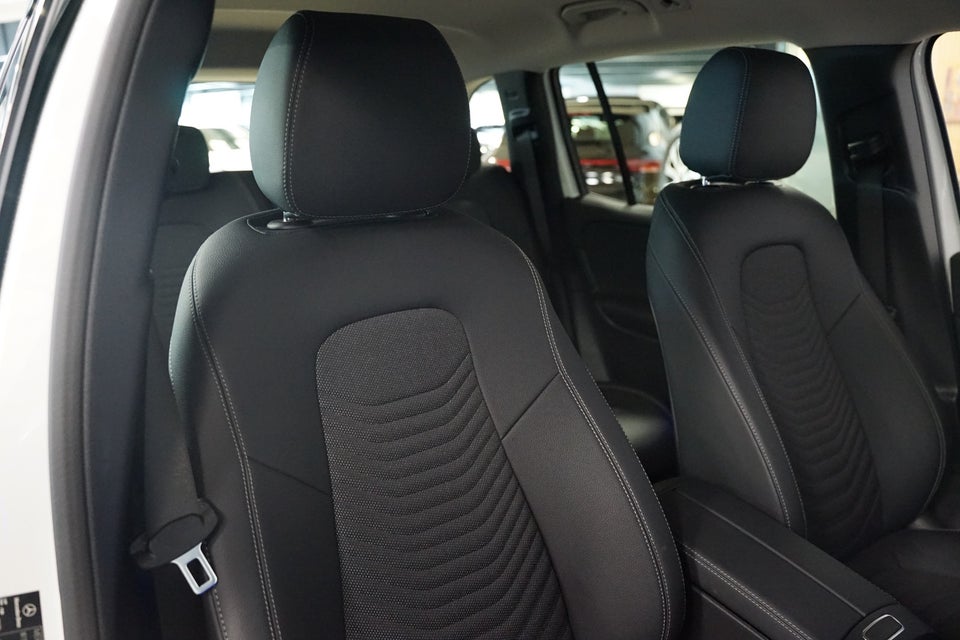 Mercedes EQB300 Progressive Advance Plus 4Matic 5d