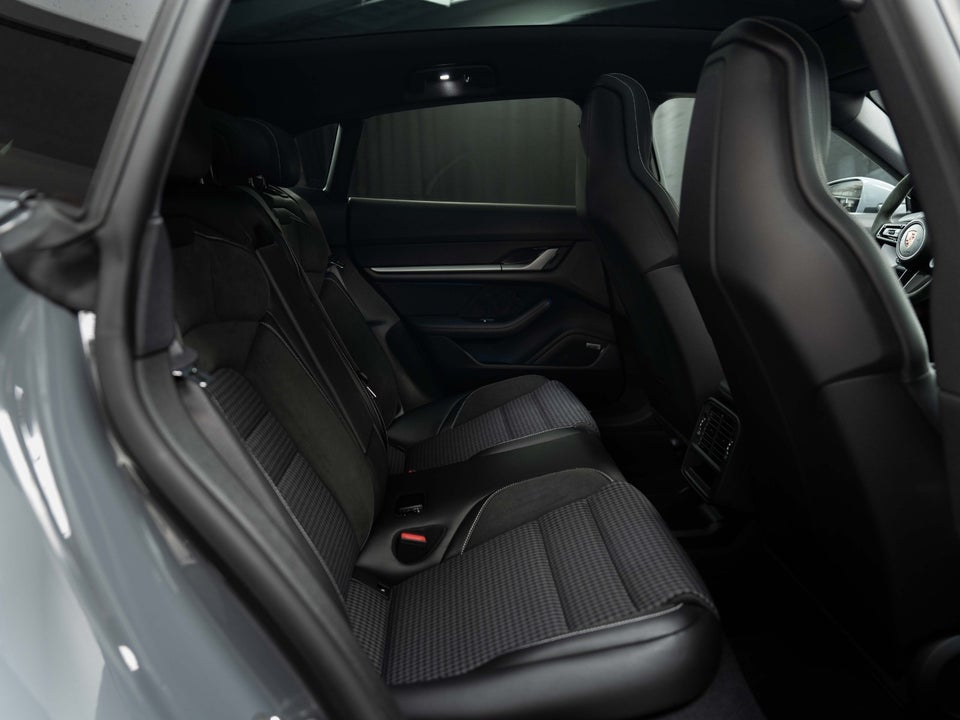 Porsche Taycan Performance+ Sport Turismo 5d