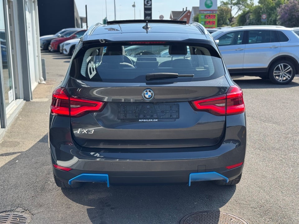 BMW iX3 Charged 5d