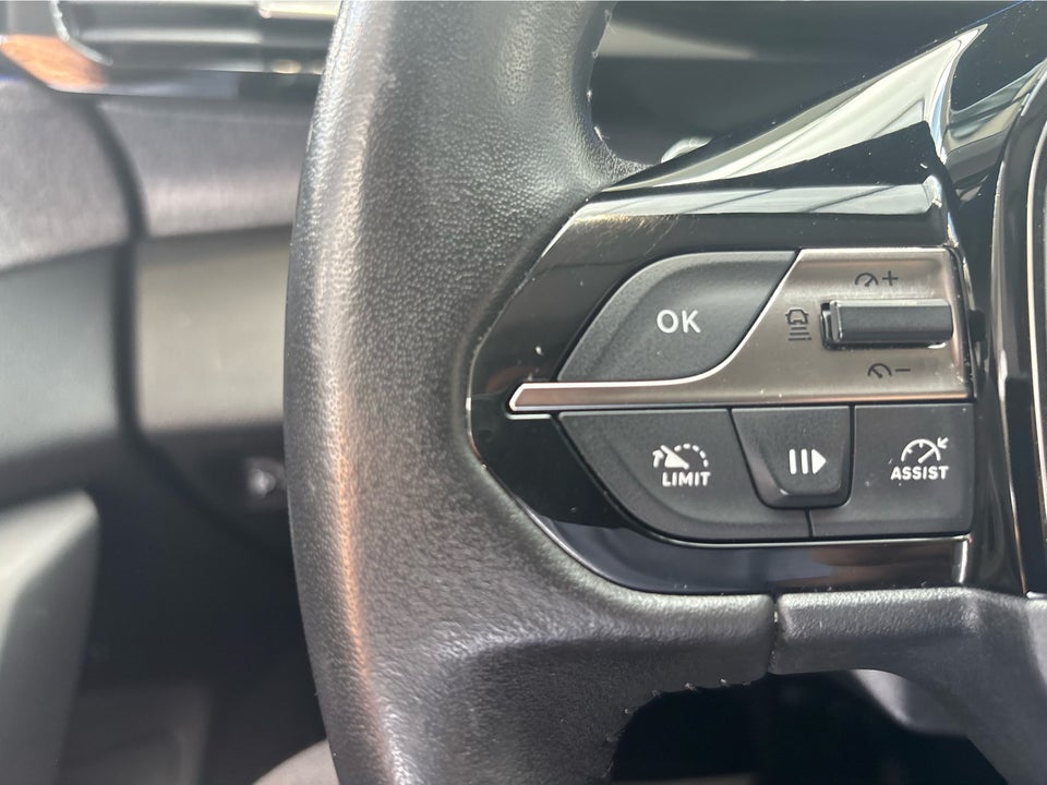 Peugeot 308 1,6 Hybrid First Selection+ EAT8 5d