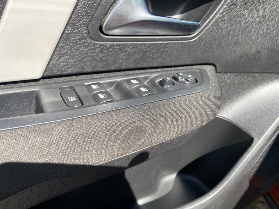 Citroën C4 1,2 PureTech 130 Iconic EAT8 5d