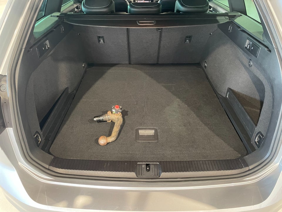 VW Passat 2,0 TDi 150 Highline R-line Variant DSG 5d