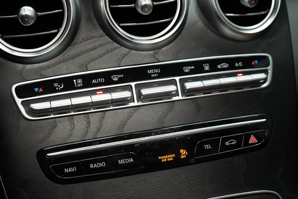 Mercedes C300 de 2,0 Advantage AMG stc. aut. 5d