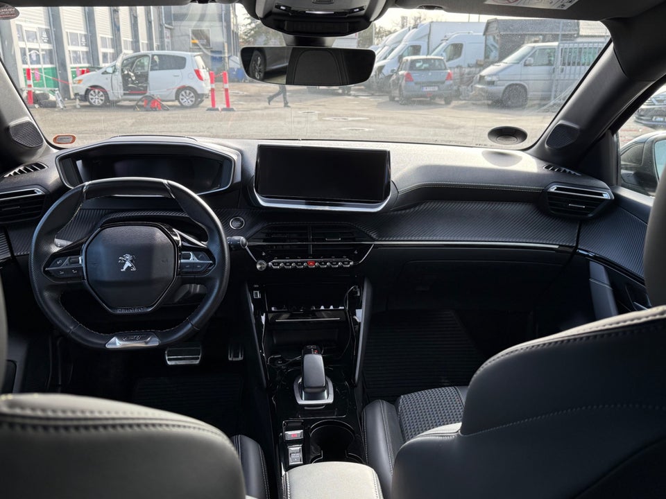 Peugeot e-208 50 GT 5d