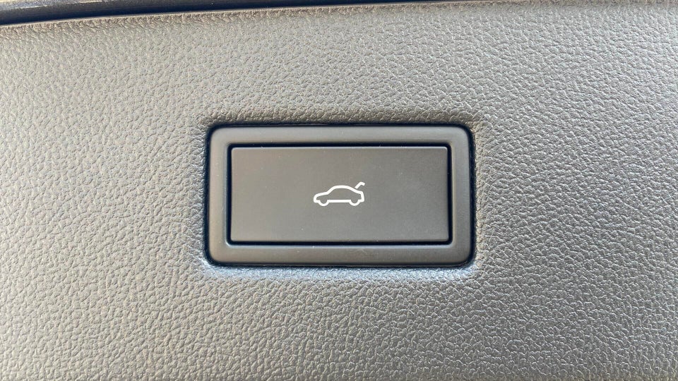 Ford Capri 82 Select Extended Range 5d