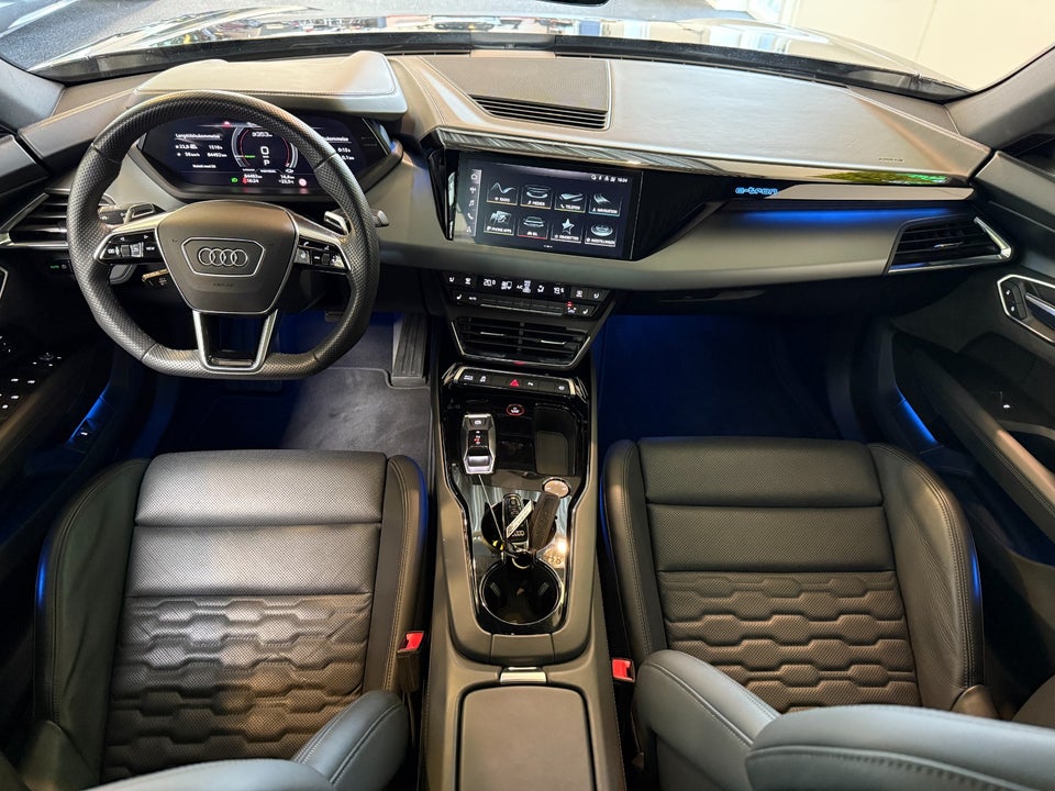 Audi e-tron GT quattro 4d