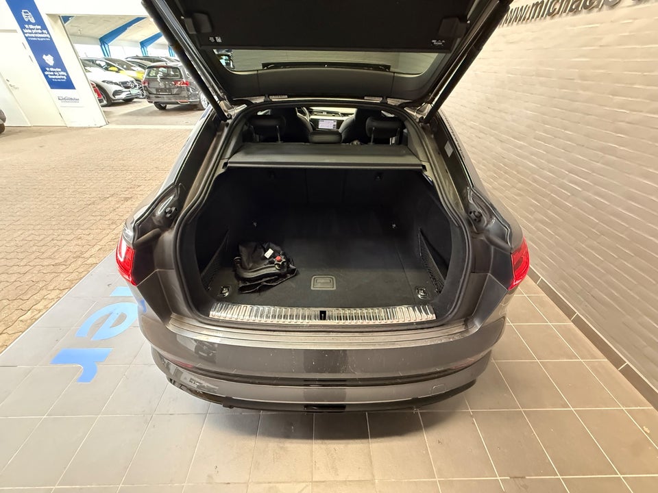 Audi e-tron 55 S-line Sportback quattro 5d