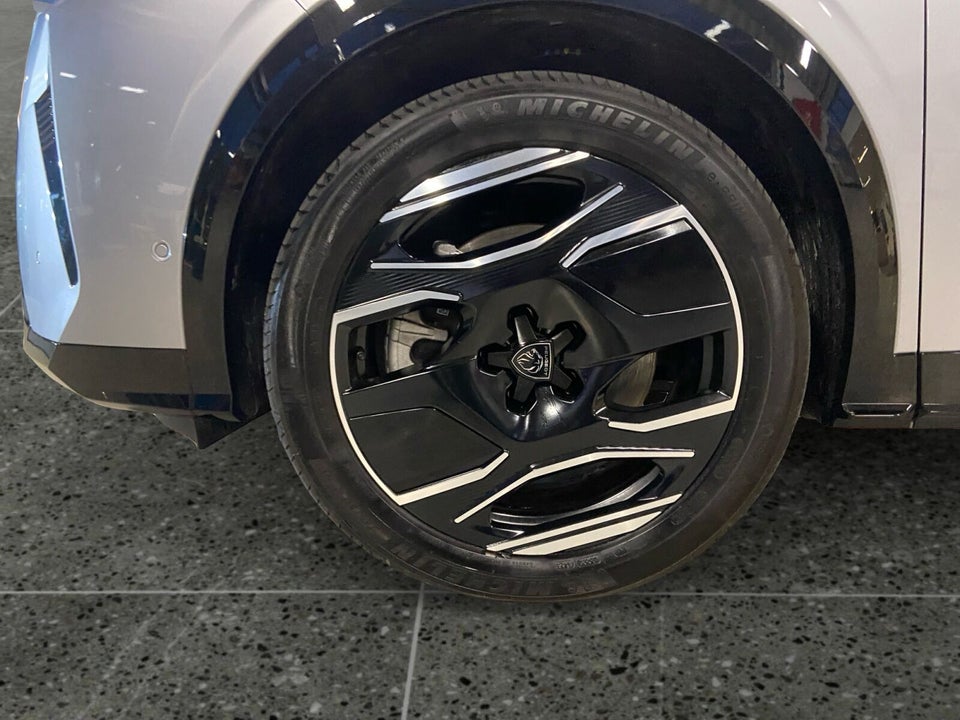 Peugeot e-3008 77 GT Pack 5d