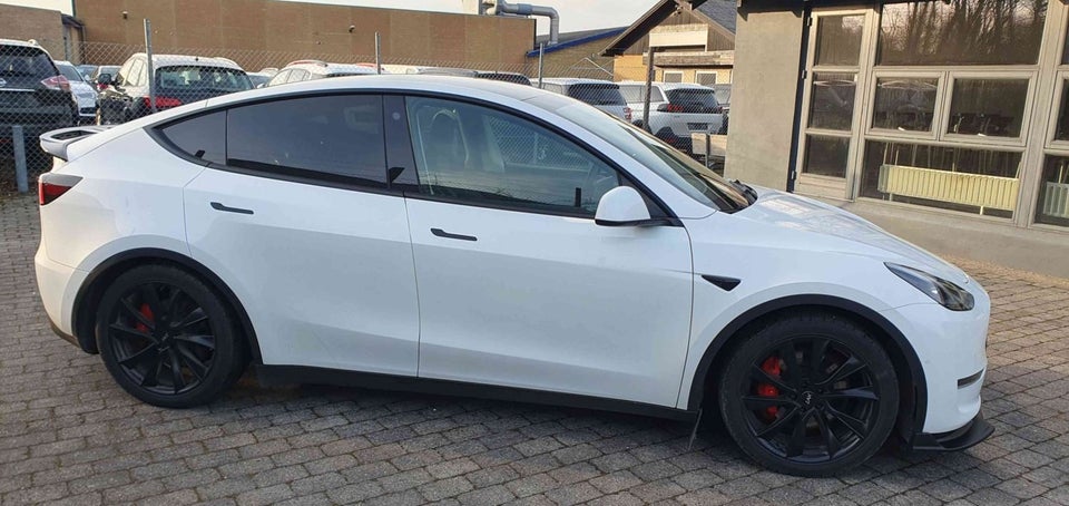 Tesla Model Y Performance AWD 5d