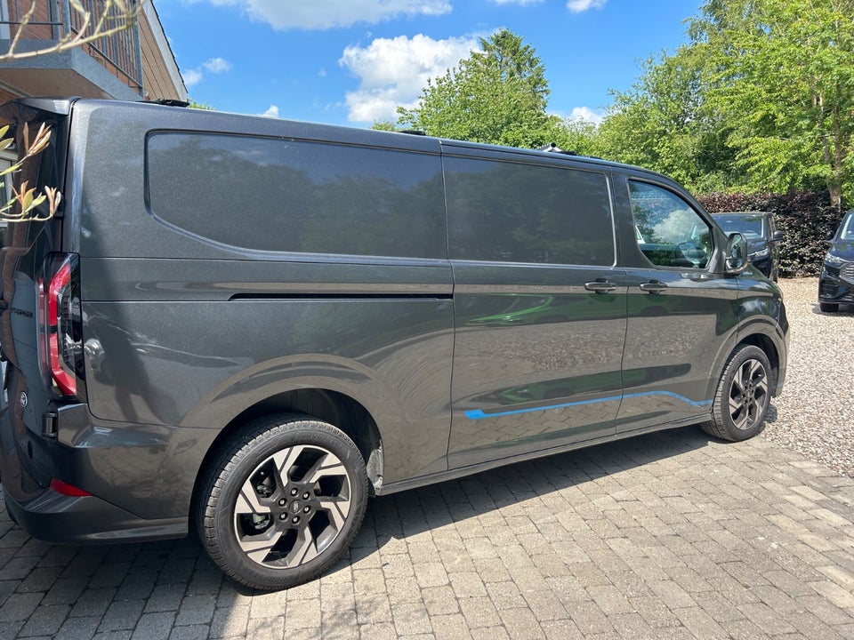Ford Transit Custom 320 L2 2,0 EcoBlue Sport aut.