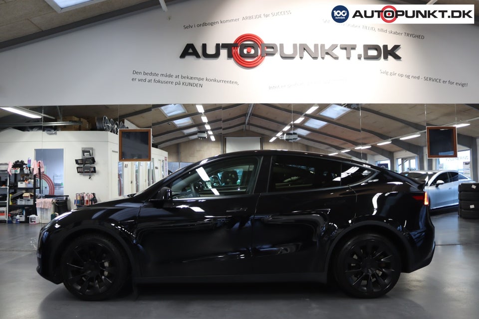 Tesla Model Y Long Range AWD 5d