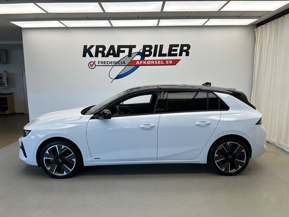 Opel Astra-e 54 Ultimate 5d