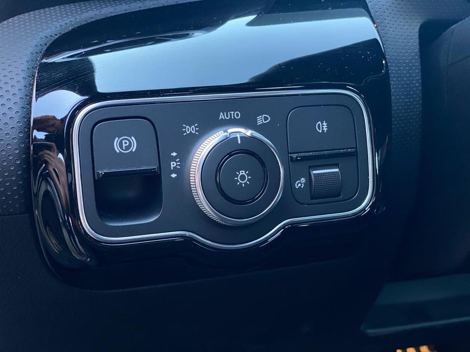 Mercedes A200 1,3 AMG Line aut. 5d