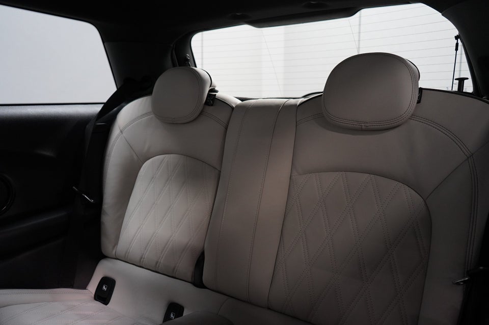 MINI Cooper SE Electric Trim 3d