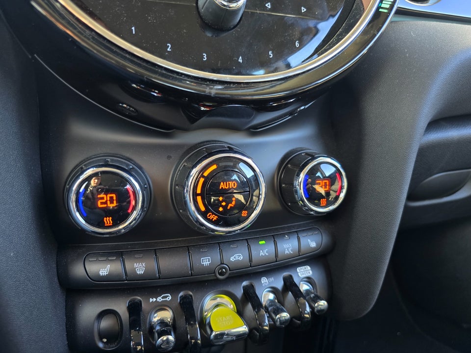 MINI Cooper SE Classic Trim 3d
