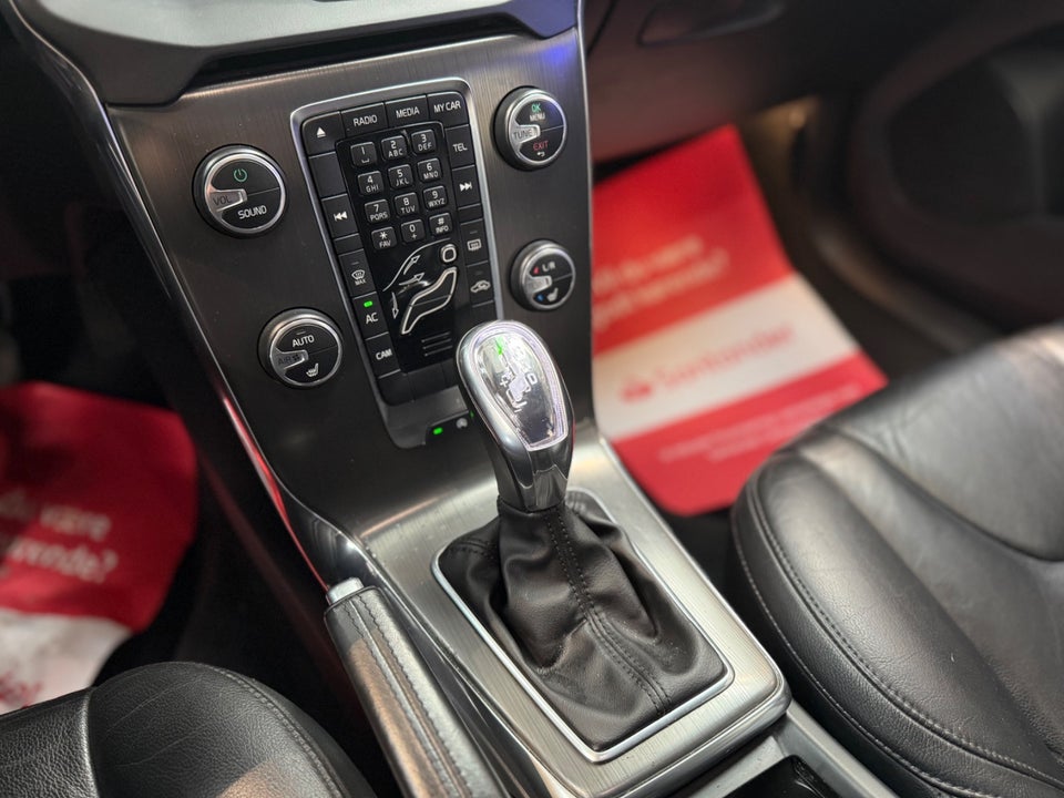 Volvo V40 CC 2,0 D4 177 Kinetic aut. 5d