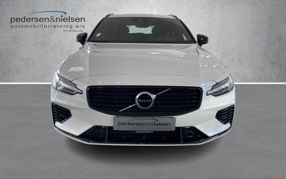 Volvo V60 2,0 T8 ReCharge R-Design aut. AWD 5d