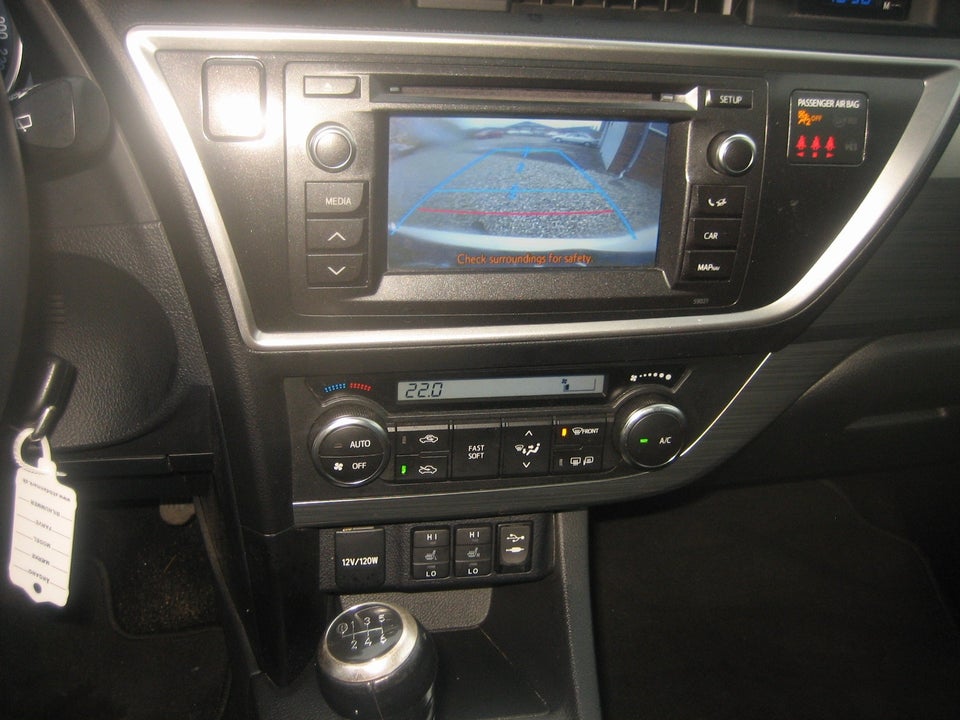 Toyota Auris 2,0 D-4D T2 Touring Sports Skyview 5d