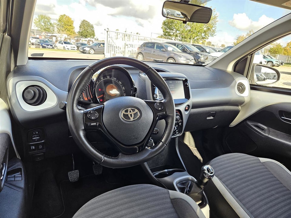 Toyota Aygo 1,0 VVT-i x-plore 5d