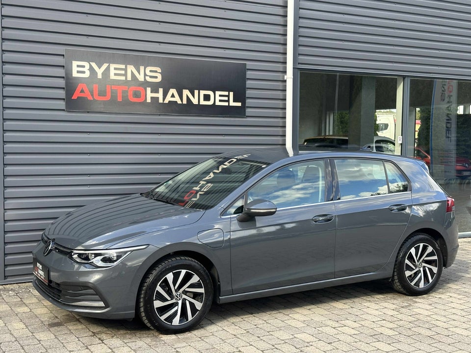 VW Golf VIII 1,4 eHybrid DSG 5d