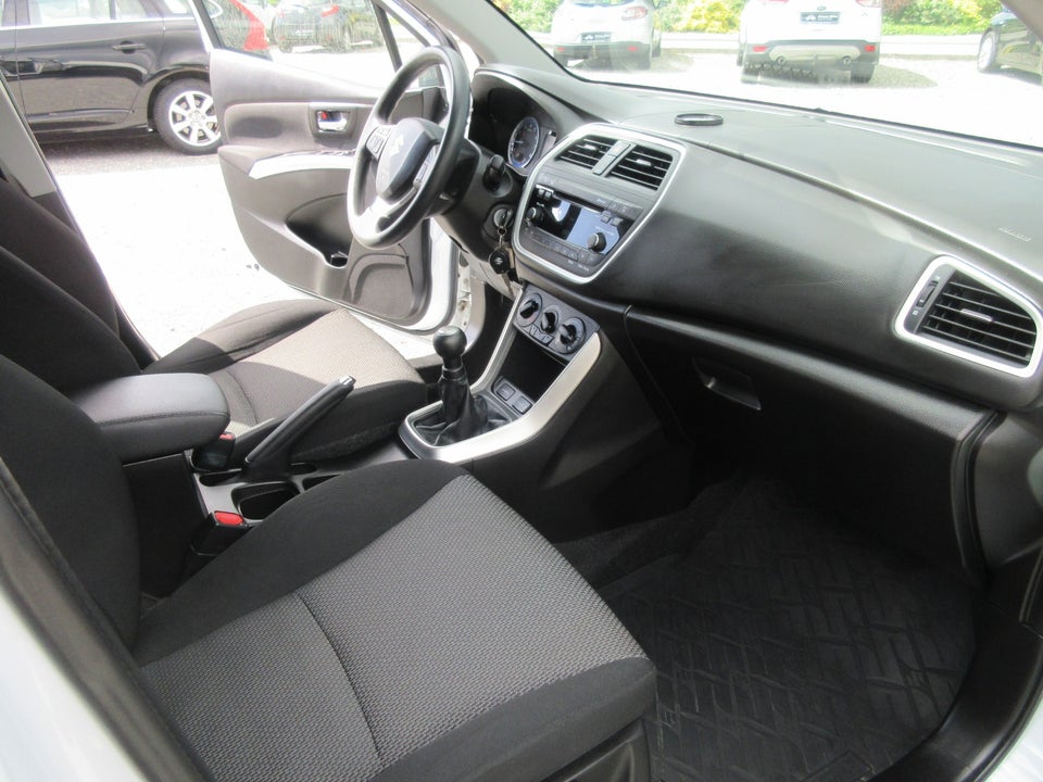 Suzuki S-Cross 1,6 Comfort 5d