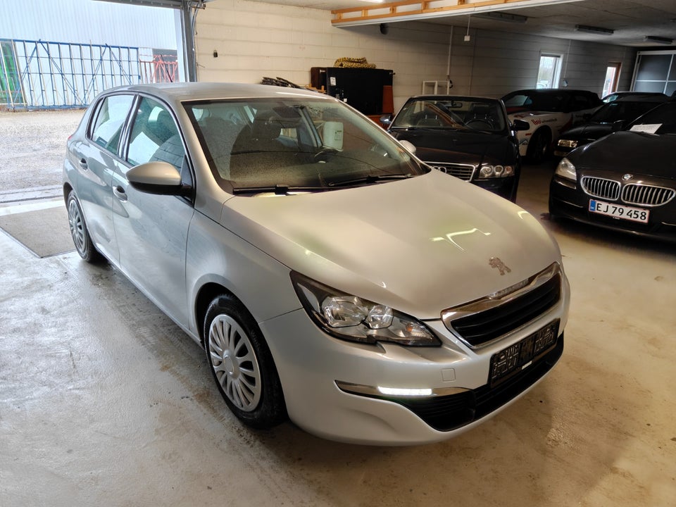 Peugeot 308 1,6 THP 125 Allure 5d