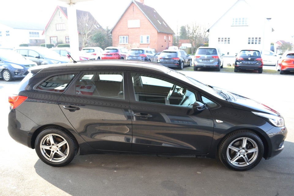 Kia Ceed 1,6 GDi Family+ SW 5d