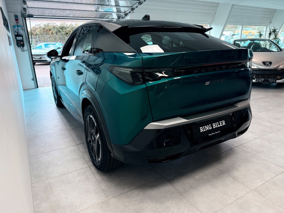 Peugeot e-3008 77 GT Pack 5d
