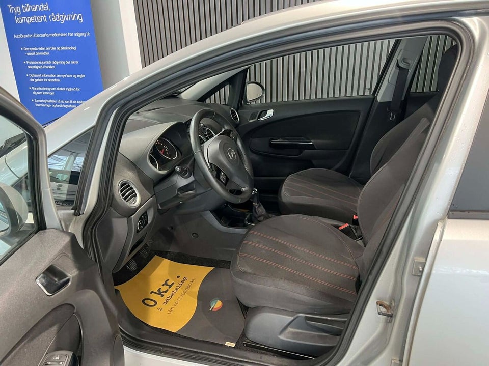 Opel Corsa 1,4 16V Cosmo 5d