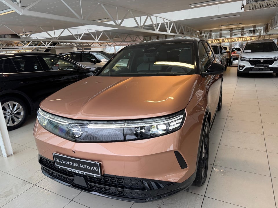 Opel Grandland-e 73 GS Sky 5d