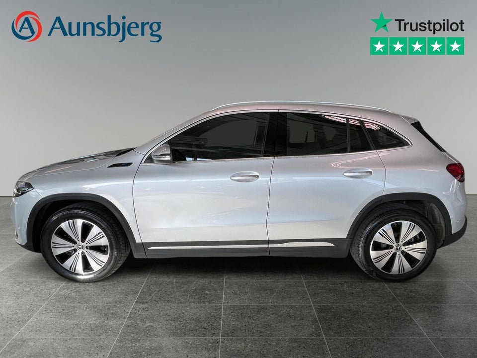 Mercedes EQA300 4Matic 5d